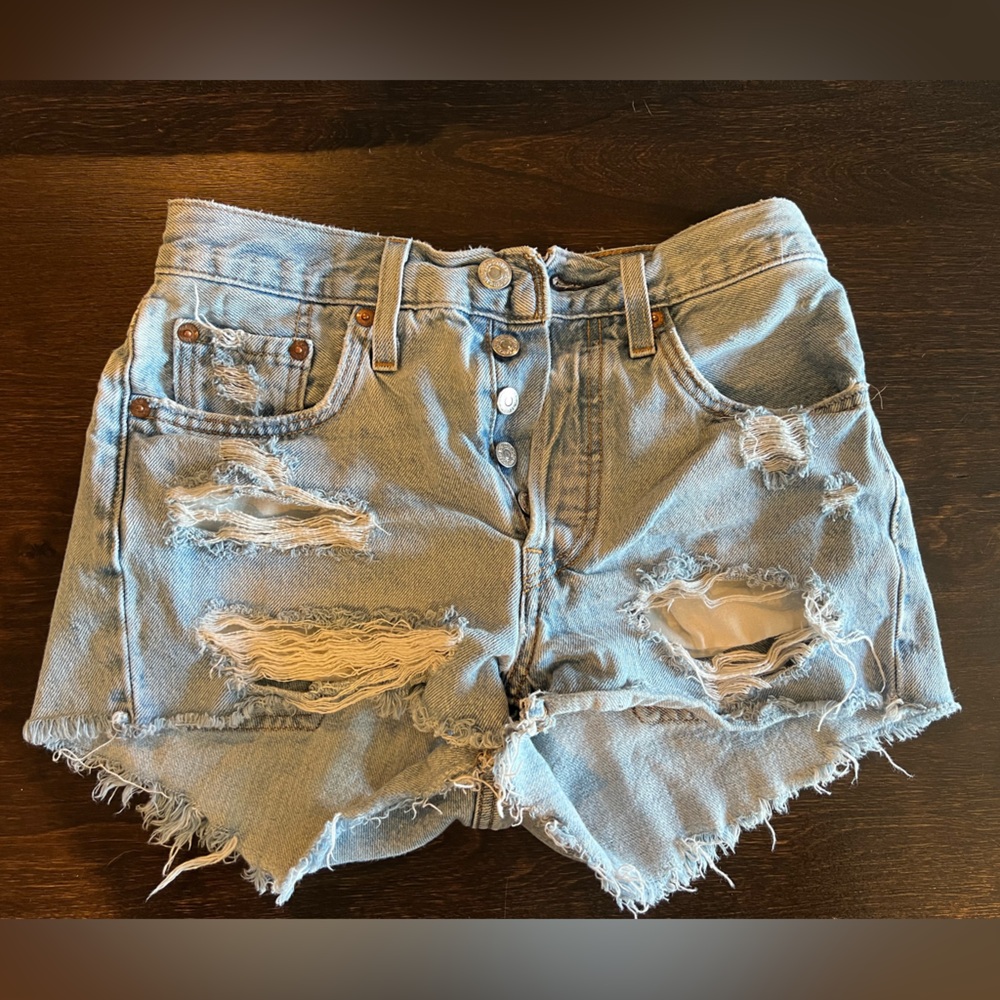 Levi's 501 Shorts Size 24 light wash